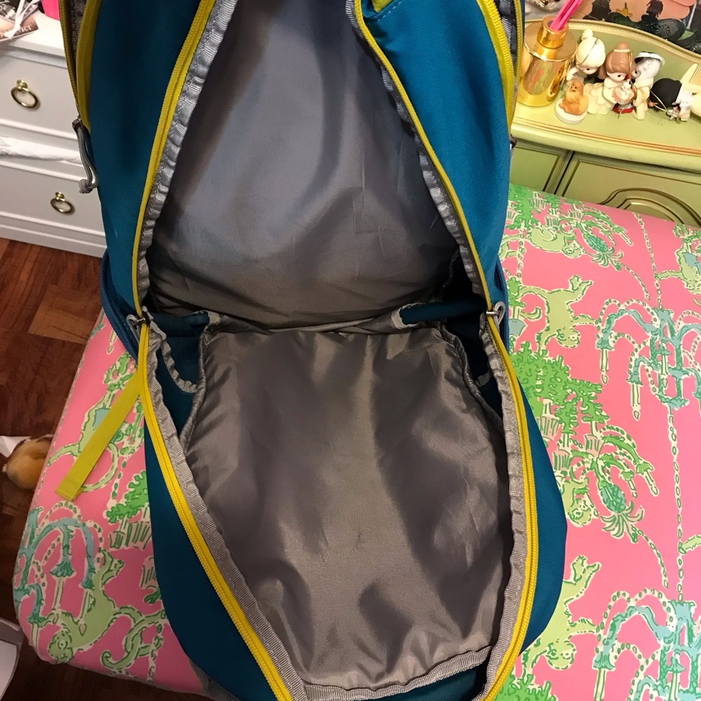 Kelty Flint 32L Backpack in teal and lime green - Picture 5 of 14